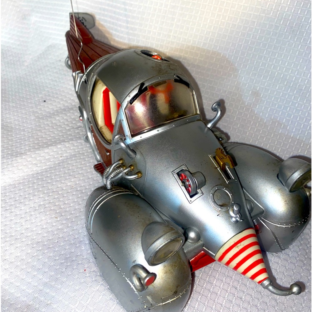 The “Cat In The Hat” remote car
